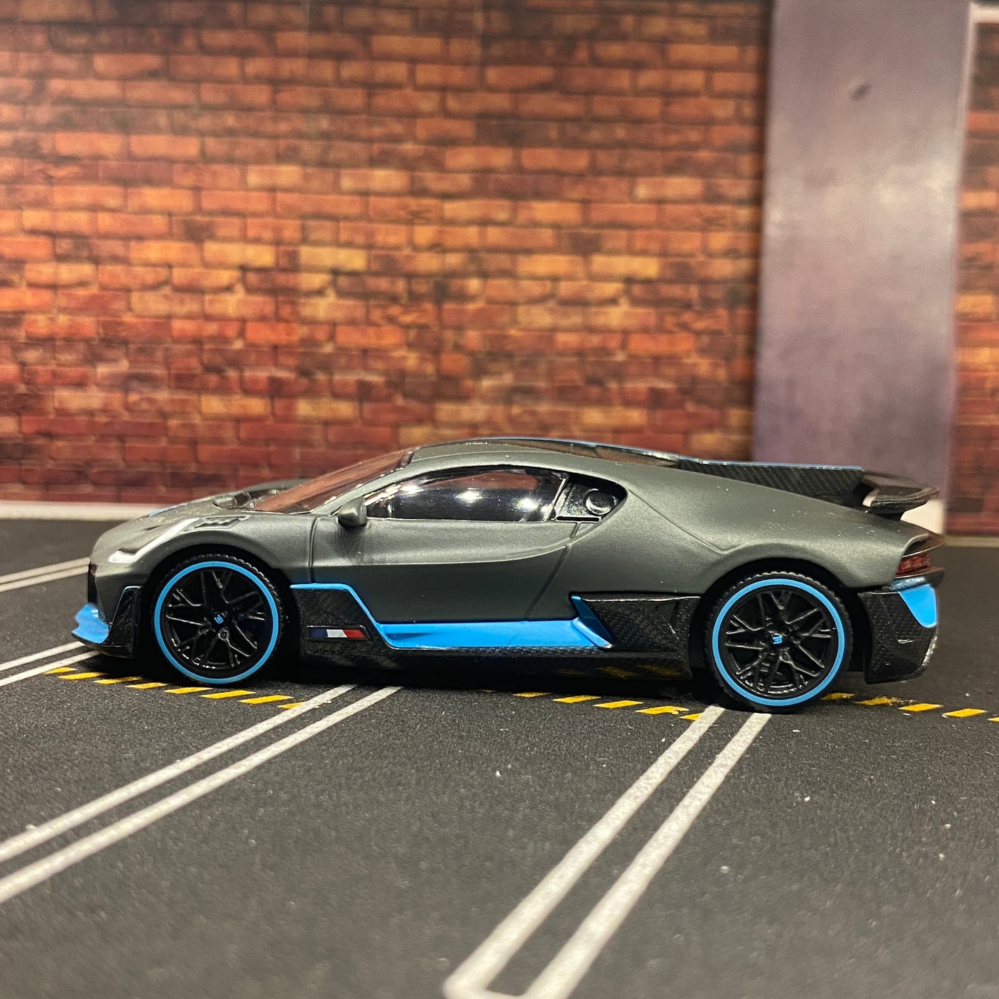 RASTAR Buggati 1:43 scale model