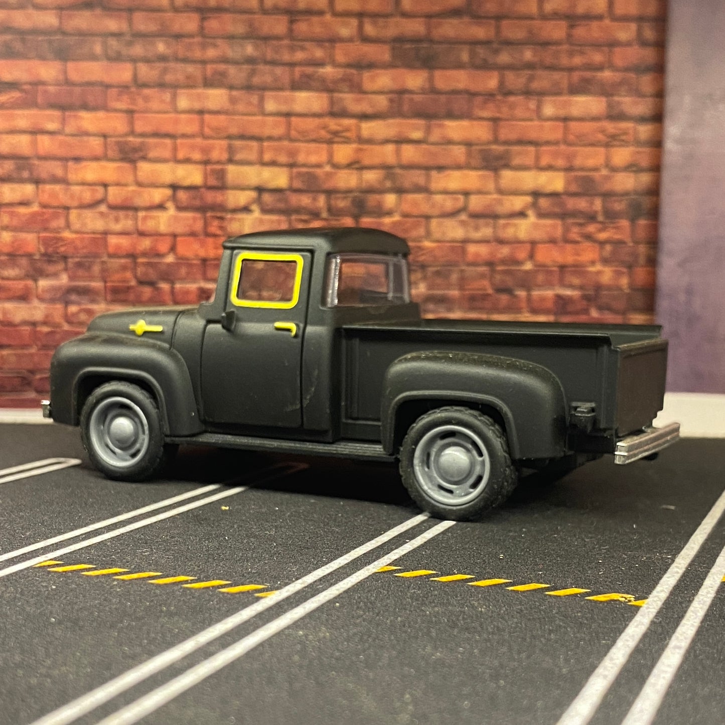 vintage pickup scale model 1:32