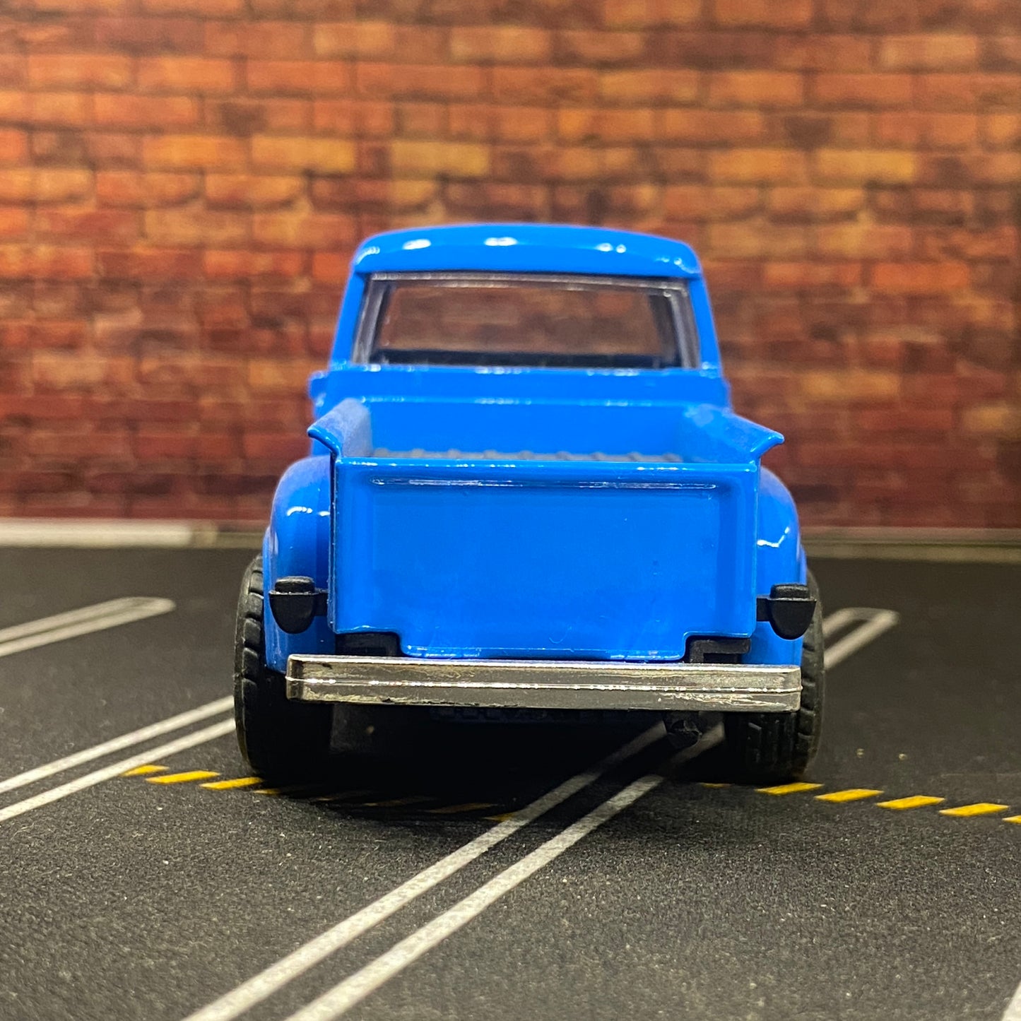 vintage pickup truck 1:32
