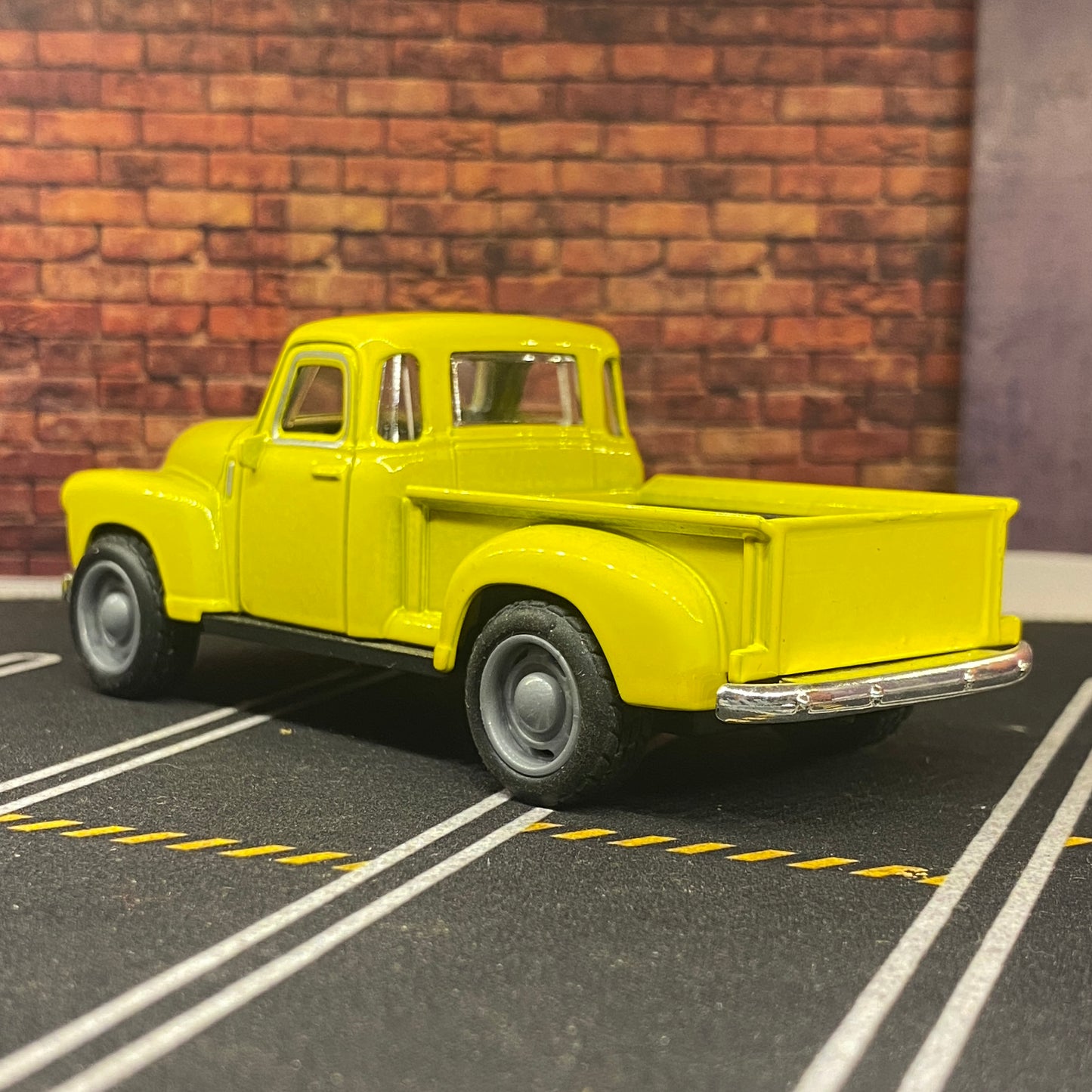 vintage pickup truck 1:32