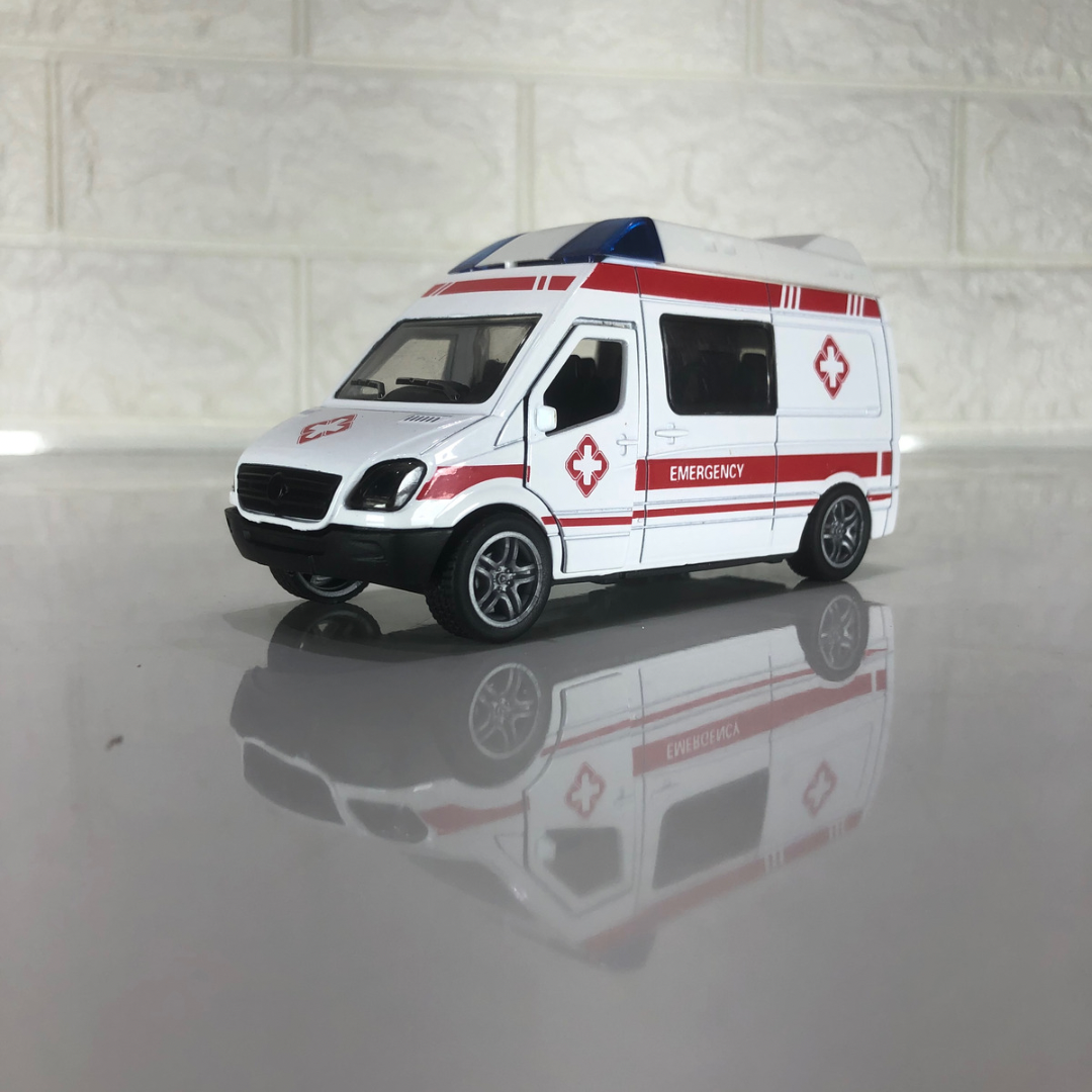 1:38 scale model ambulance