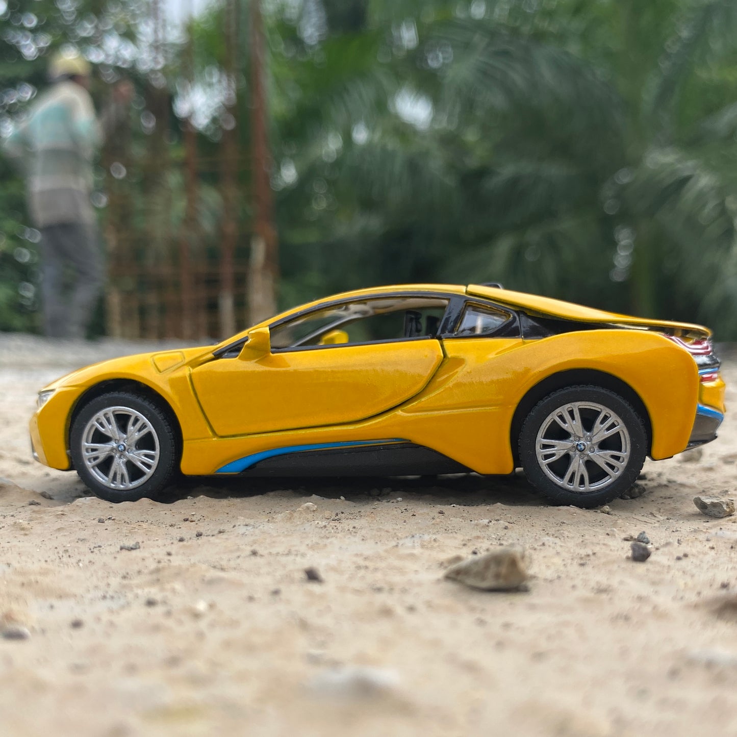 1:32 BMW I8 Diecast car