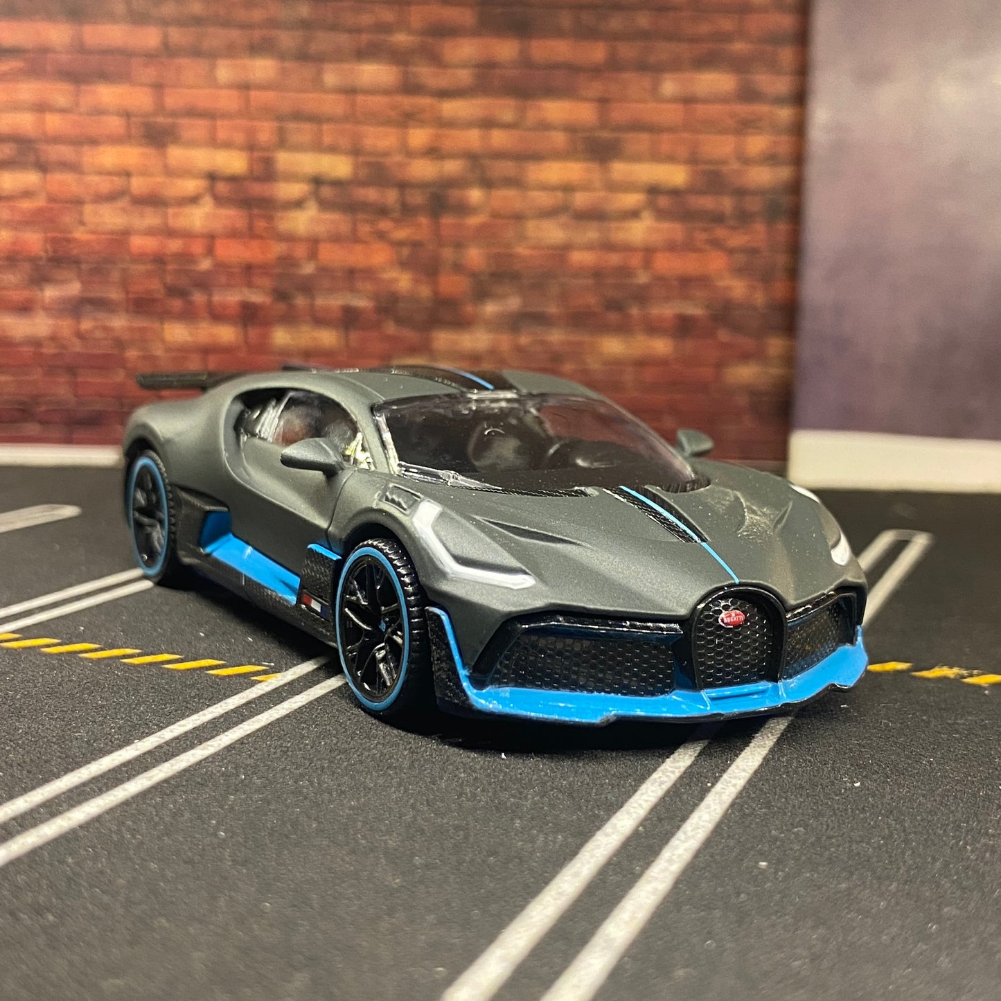 RASTAR Buggati 1:43 scale model