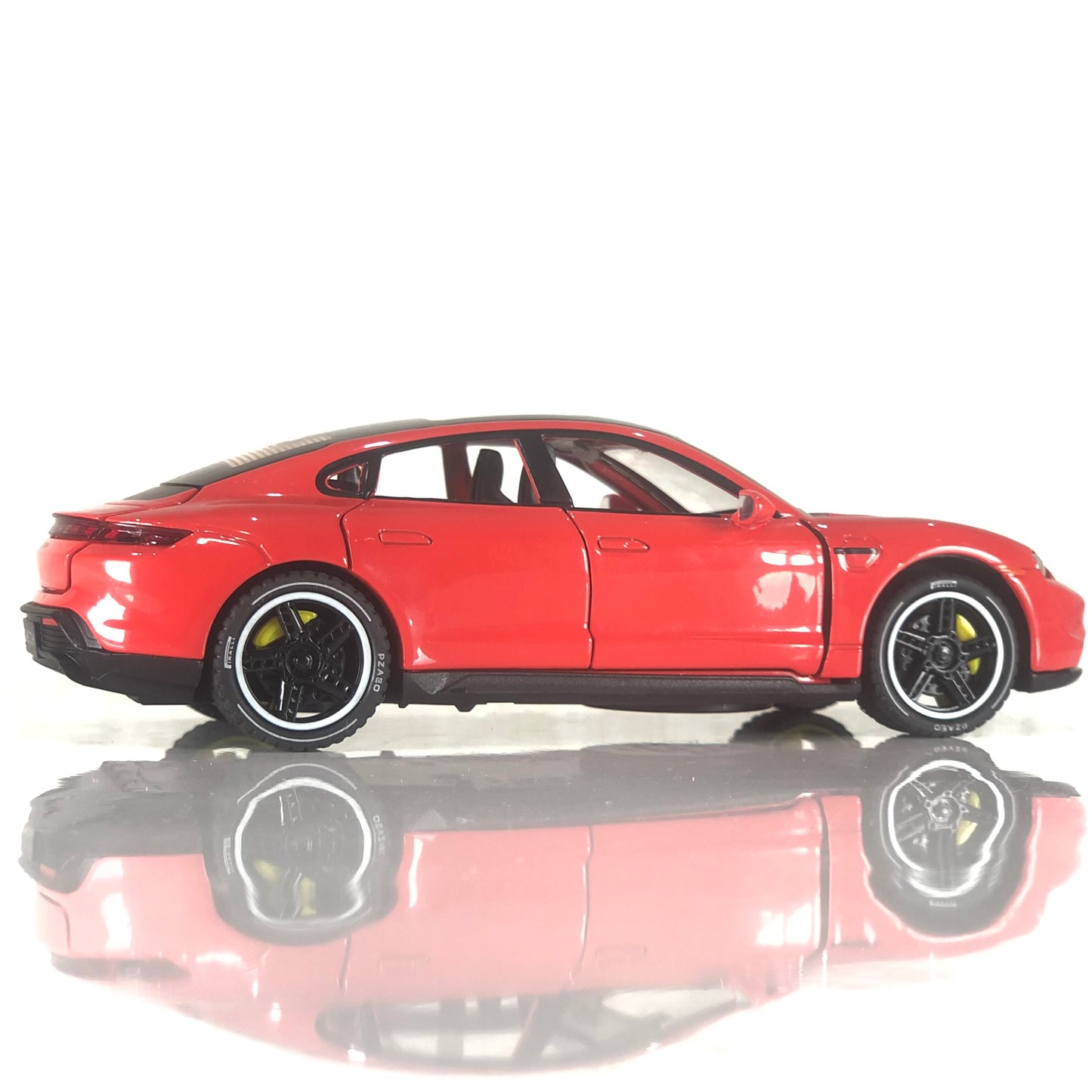 1:32 Porsche scale model