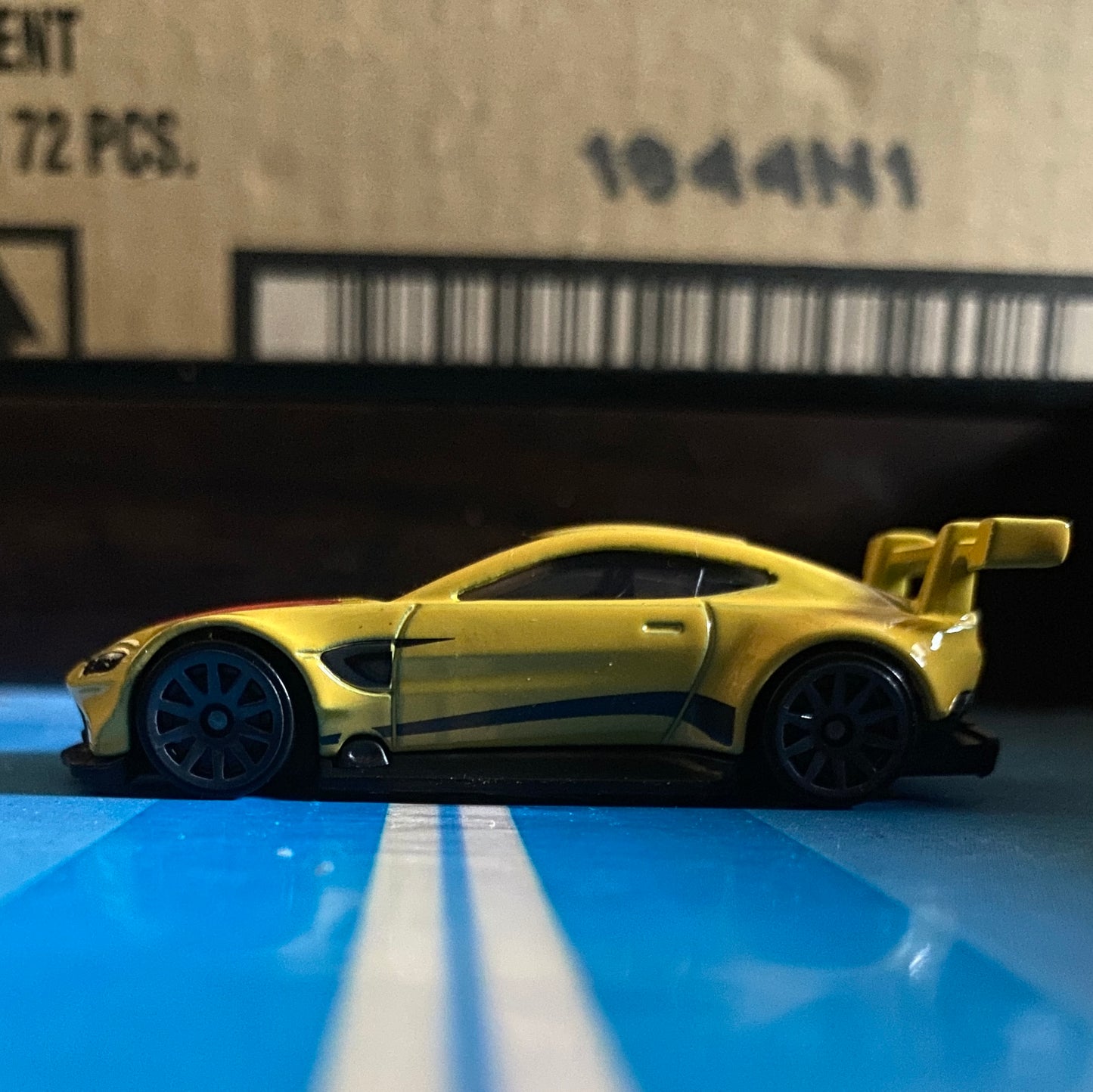 Aston martin vantage