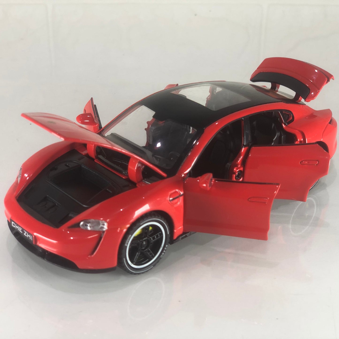 1:32 Porsche scale model