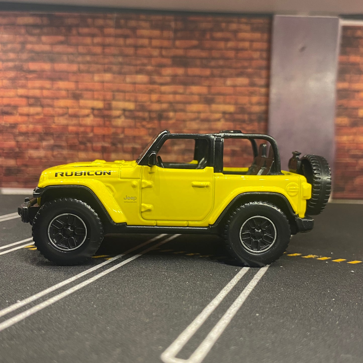 RASTAR jeep rubicon 1:43 scale model