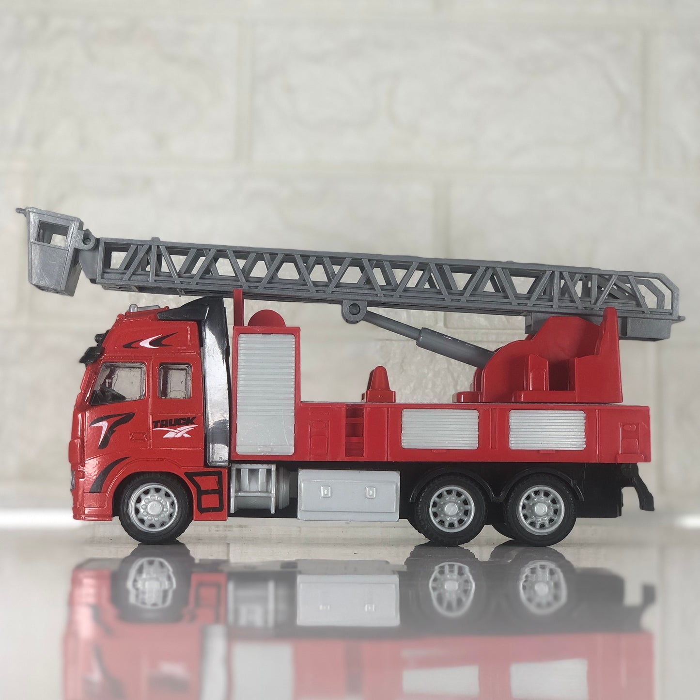 1:32 fire truck scale model