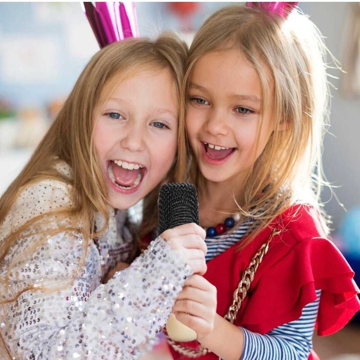 Rechargeable Karaoke Mic with Speaker for Singing