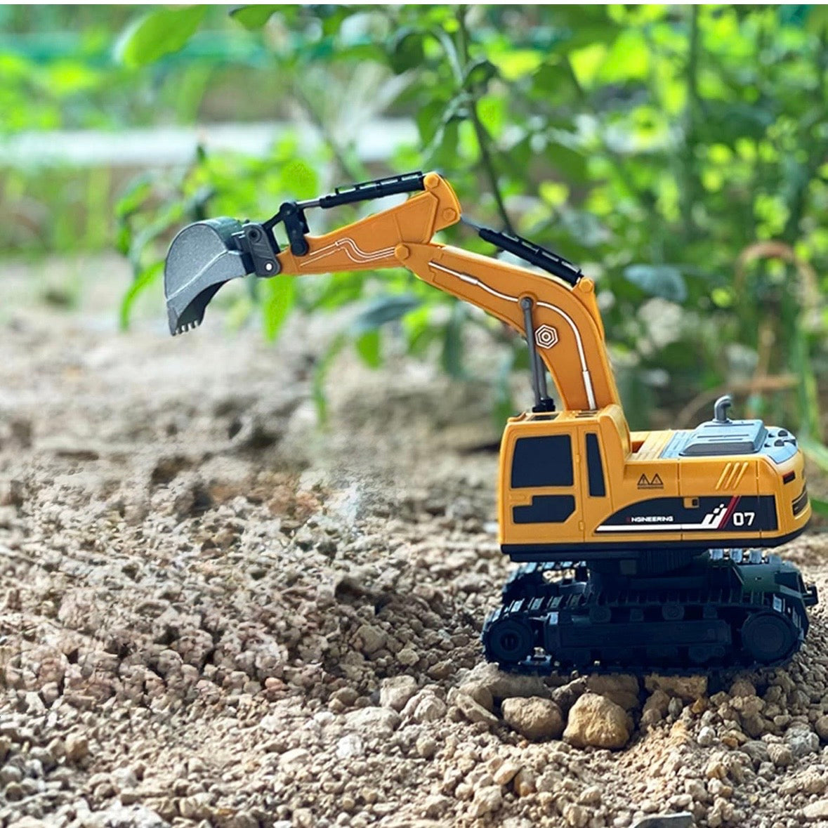 RC JCB Toy Excavator for Kids – 1:22 11