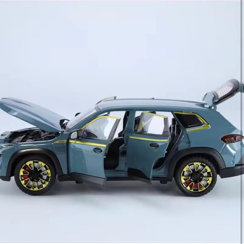 1:24 B-M-W the XM scale model