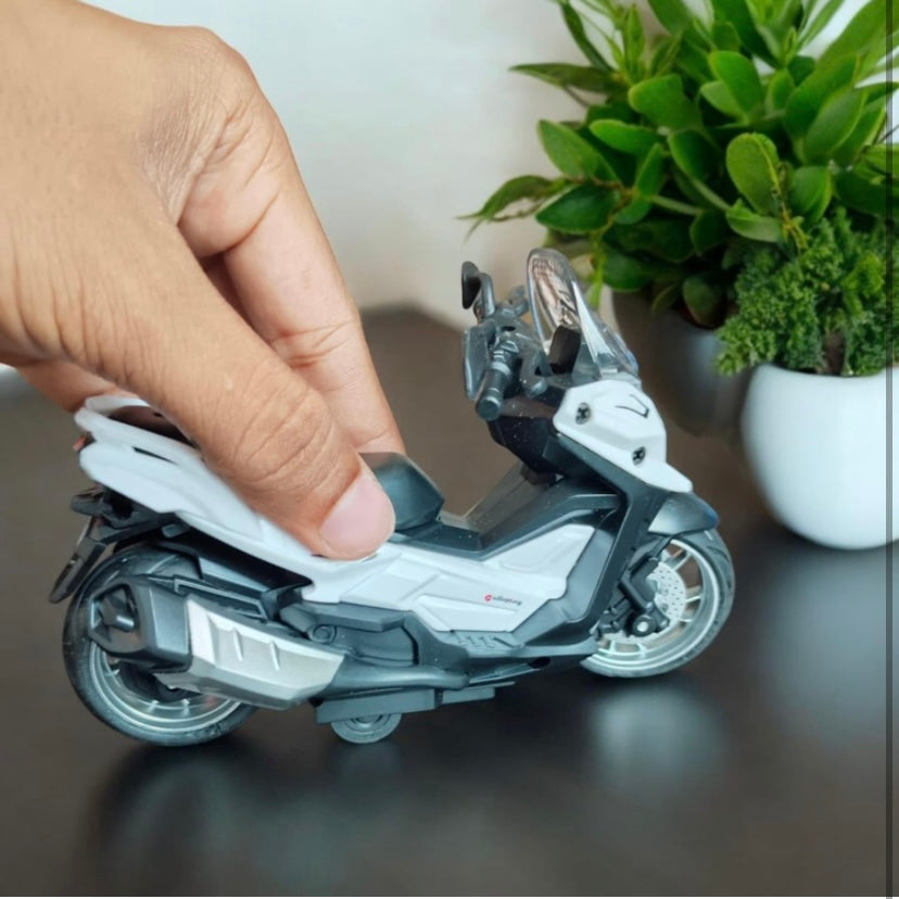 Diecast motorbike scooty 1:14
