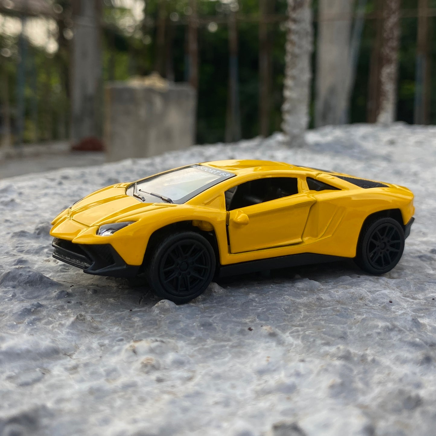 1:43 Diecast scale model of Lamborghini