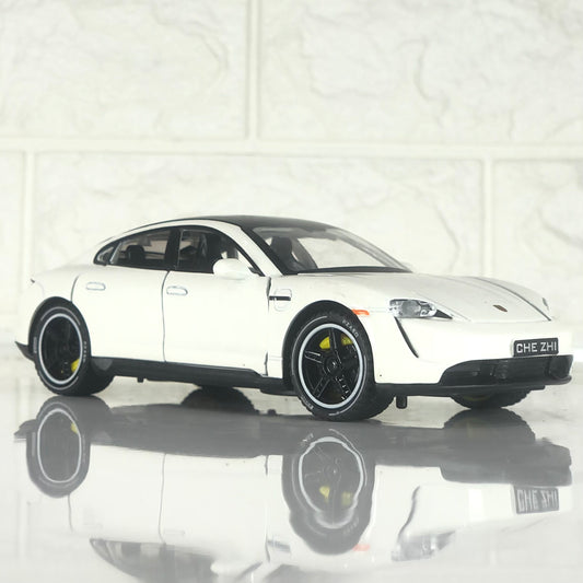 1:32 Porsche scale model